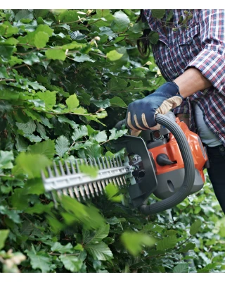 Husqvarna 122HD45 18” Hedge Trimmer - 2-Stroke