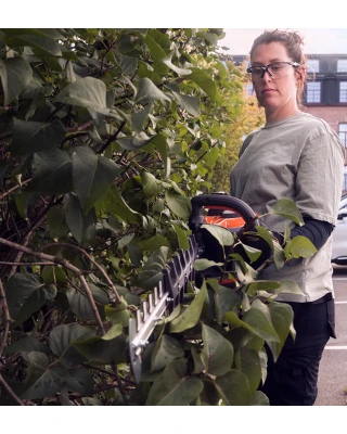 Husqvarna 522iHDR60 24” Hedge Trimmer - 36V Battery Husqvarna 522iHDR60 24” Hedge Trimmer - 36V Battery