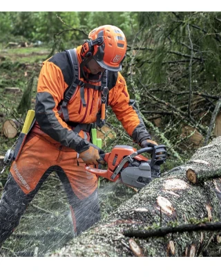 Husqvarna 550 XP® G II 13-18” Chainsaw (50.1cc) Husqvarna 550 XP® G II 13-18” Chainsaw (50.1cc)