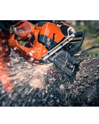 Husqvarna 592 XP® G 20-36” Chainsaw (92.7cc) Husqvarna 592 XP® G 20-36” Chainsaw (92.7cc)