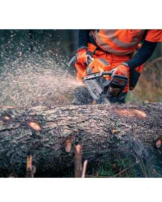Husqvarna 592 XP® G 20-36” Chainsaw (92.7cc) Husqvarna 592 XP® G 20-36” Chainsaw (92.7cc)