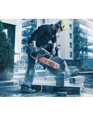 Husqvarna K770 II Disc Cutter - 12" or 14" Husqvarna K770 II Disc Cutter - 12" or 14"
