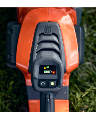 Husqvarna 542i XP® 13-15” Chainsaw - 36V Battery Husqvarna 542i XP® 13-15” Chainsaw - 36V Battery