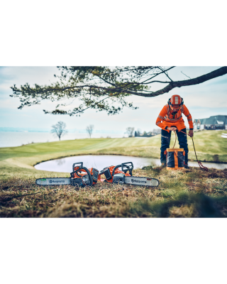 Husqvarna 542i XP® 13-15” Chainsaw - 36V Battery Husqvarna 542i XP® 13-15” Chainsaw - 36V Battery