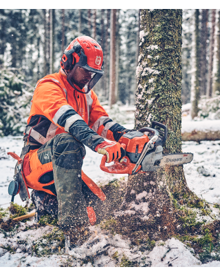 Husqvarna 560 XP® II 13-20” Chainsaw (59.8cc) Husqvarna 560 XP® II 13-20” Chainsaw (59.8cc)