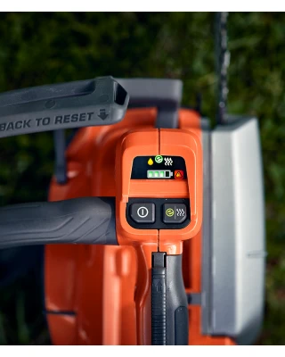 Husqvarna T542i XP® 12-16” Top Handle Chainsaw - 36V Battery Husqvarna T542i XP® 12-16” Top Handle Chainsaw - 36V Battery