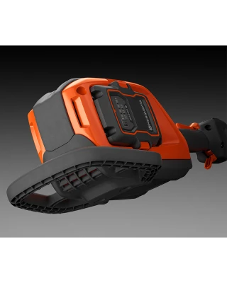 Husqvarna 525iHE4 Pole Hedge Trimmer - 36V Battery Husqvarna 525iHE4 Pole Hedge Trimmer - 36V Battery