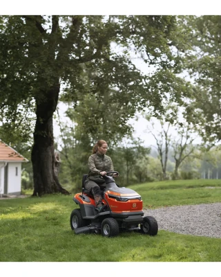 Husqvarna TS 100i Garden Tractor c/w 95cm deck Husqvarna TS 100i Garden Tractor c/w 95cm deck