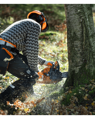 Husqvarna 450S 13-18” Chainsaw (50.2cc) Husqvarna 450S 13-18” Chainsaw (50.2cc)