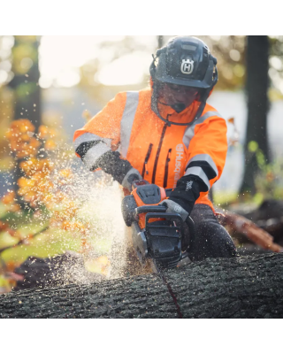 Husqvarna 550i XP® G 15-18” Chainsaw - 36V Battery Husqvarna 550i XP® G 15-18” Chainsaw - 36V Battery