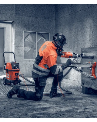 Husqvarna DE35 H-Class Wet & Dry Vacuum Cleaner - 110V