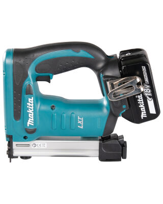 Makita DST221Z 18V Stapler Makita DST221Z 18V Stapler