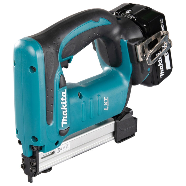 Makita DST221Z 18V Stapler Makita DST221Z 18V Stapler