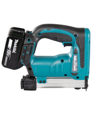 Makita DST221Z 18V Stapler Makita DST221Z 18V Stapler
