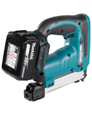 Makita DST221Z 18V Stapler Makita DST221Z 18V Stapler