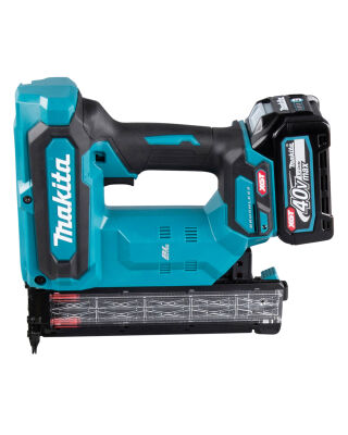Makita FN001GZ02 40V Brad Nailer 18GA & Case Makita FN001GZ02 40V Brad Nailer 18GA & Case