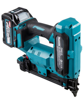 Makita FN001GZ02 40V Brad Nailer 18GA & Case Makita FN001GZ02 40V Brad Nailer 18GA & Case