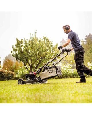 Honda HRH 536 QX 21"/53cm Professional Self-Propelled Petrol Lawnmower (HD Alloy Deck) Honda HRH 536 QX 21"/53cm Professional Self-Propelled Petrol Lawnmower (HD Alloy Deck)